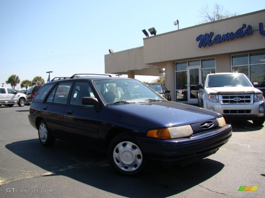 1995 Escort LX Wagon - Royal Blue Metallic / Gray photo #29