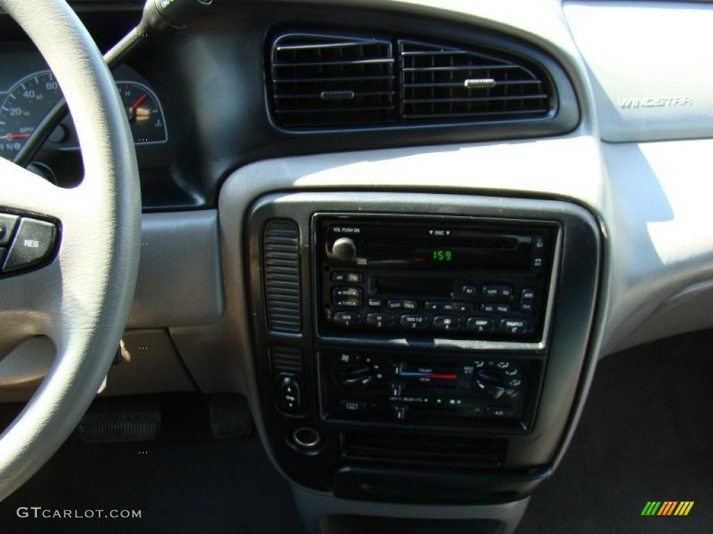 2002 Windstar LX - Light Sapphire Blue Metallic / Medium Parchment Beige photo #23