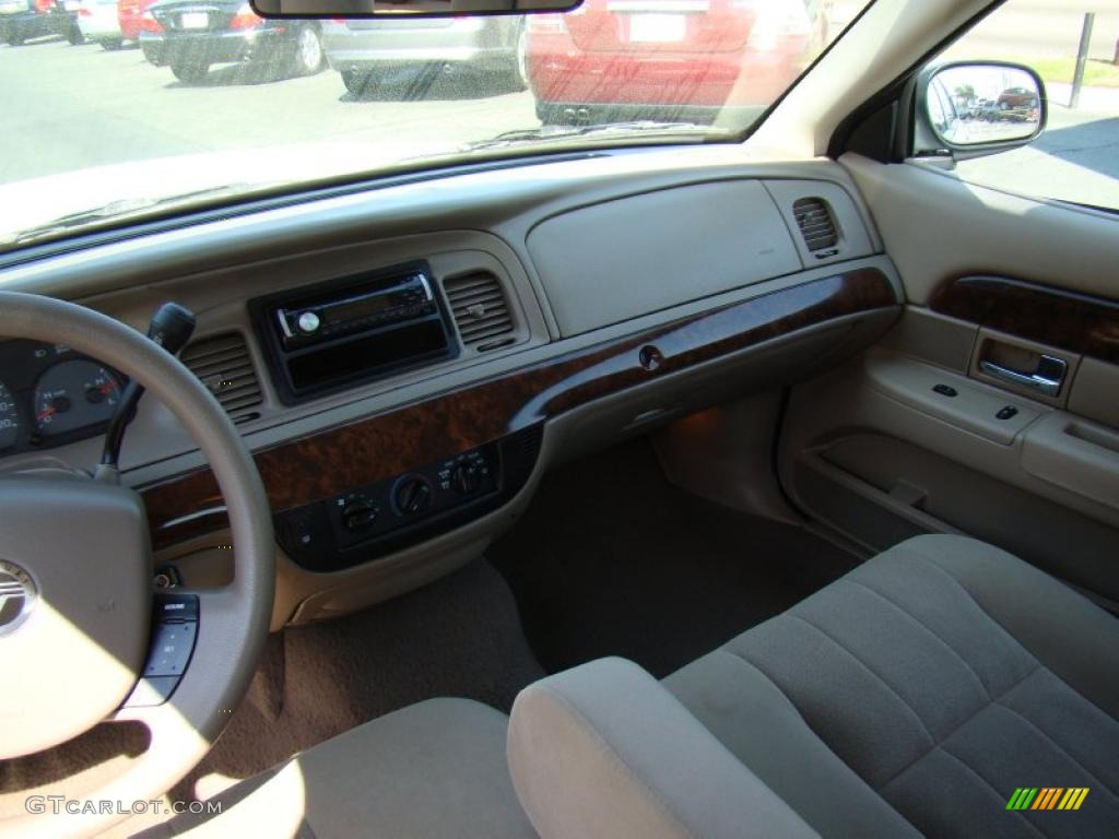 2005 Grand Marquis GS - Vibrant White / Medium Parchment photo #19