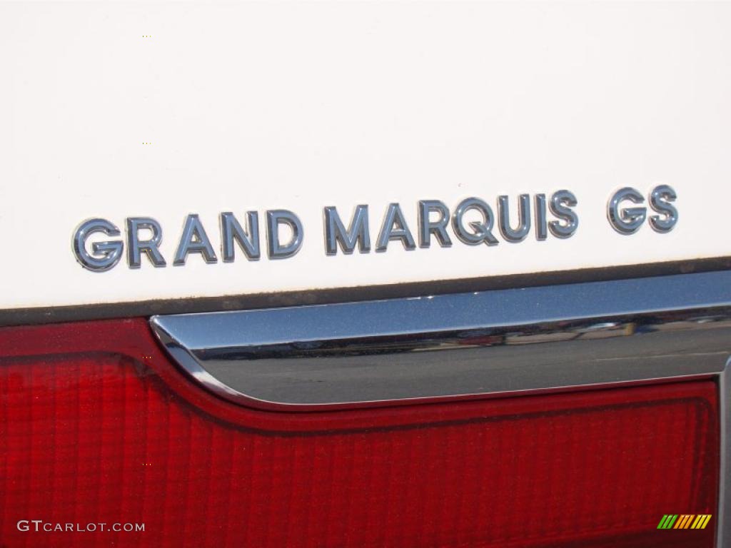 2005 Grand Marquis GS - Vibrant White / Medium Parchment photo #34