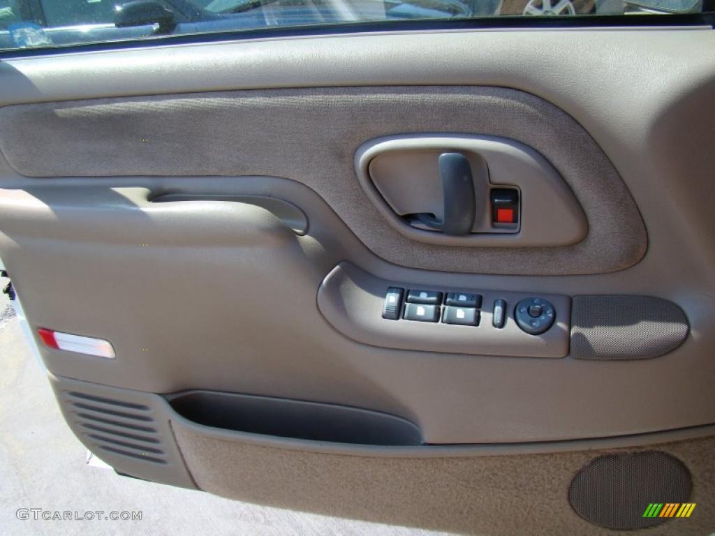 1999 Chevrolet Suburban K1500 LT 4x4 Controls Photo #46920914