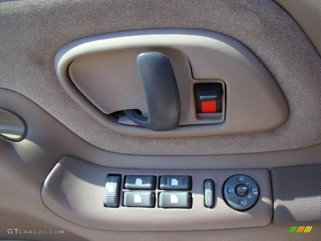 1999 Chevrolet Suburban K1500 LT 4x4 Controls Photo #46920929
