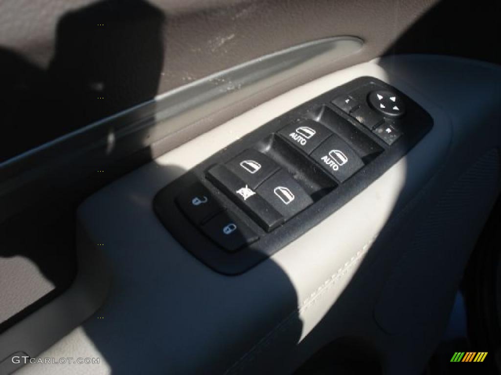 2011 Durango Express - Dark Charcoal Pearl / Dark Graystone/Medium Graystone photo #18