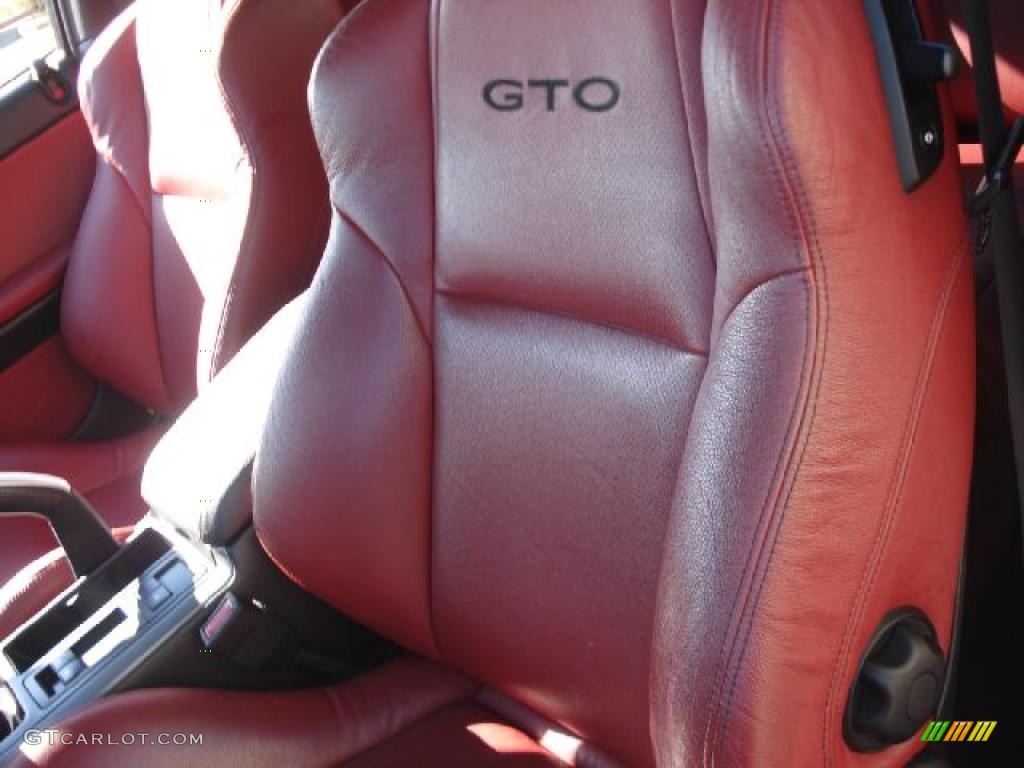Red Interior 2004 Pontiac GTO Coupe Photo #46921775