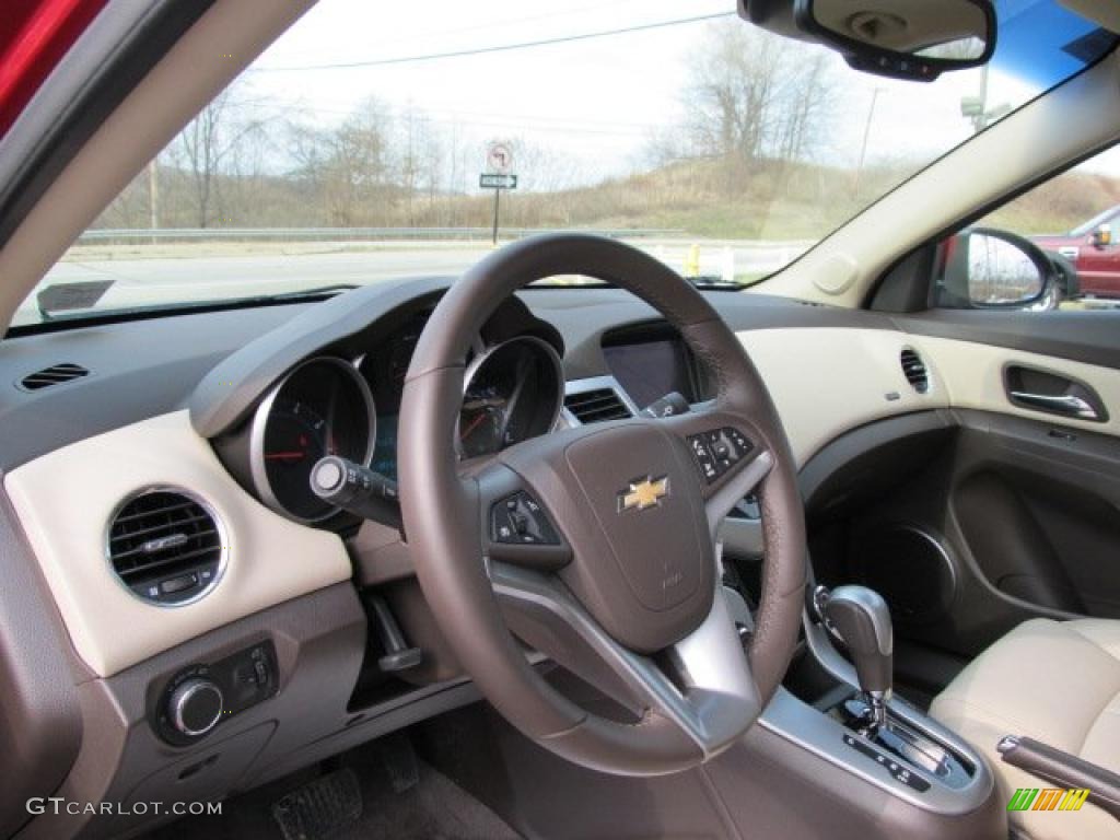 2011 Chevrolet Cruze LT Cocoa/Light Neutral Leather Dashboard Photo #46924304