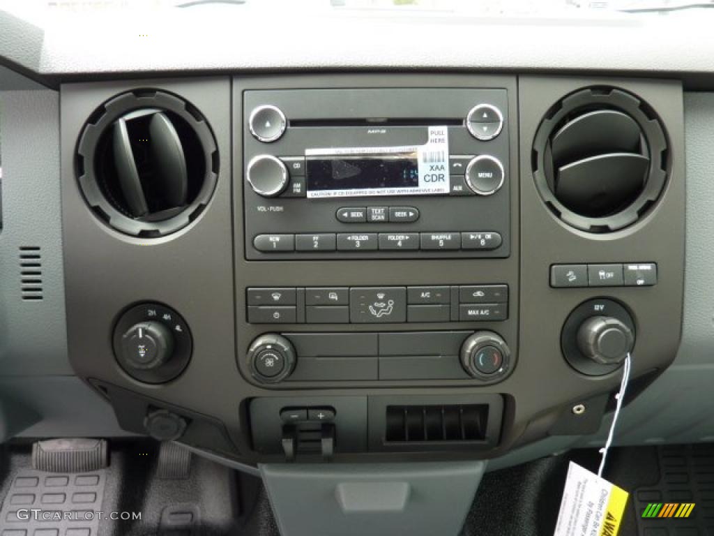 2011 Ford F250 Super Duty XL SuperCab 4x4 Controls Photo #46926164