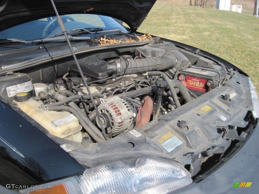 1999 Chevrolet Cavalier Sedan 2.2 Liter OHV 8-Valve 4 Cylinder Engine Photo #46927061