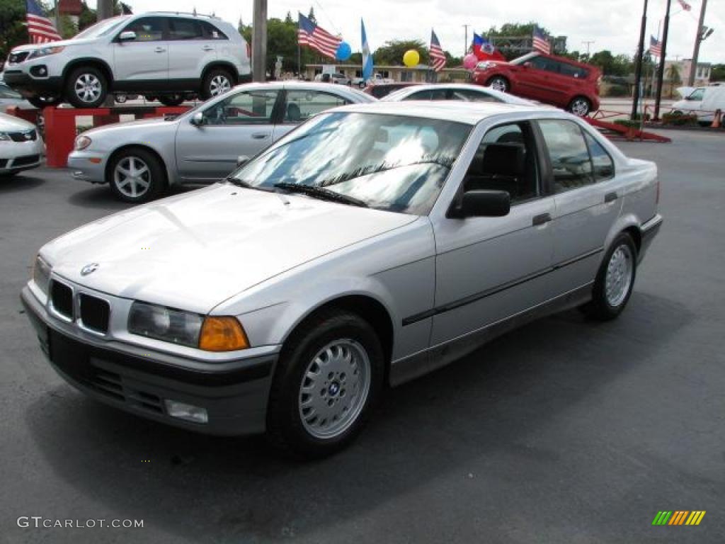 1992 BMW 3 Series 325i Sedan Exterior Photos