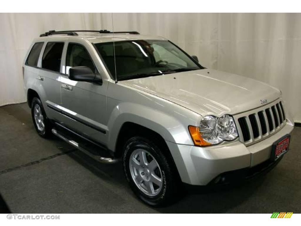 2008 Grand Cherokee Laredo 4x4 - Bright Silver Metallic / Dark Slate Gray/Light Graystone photo #1
