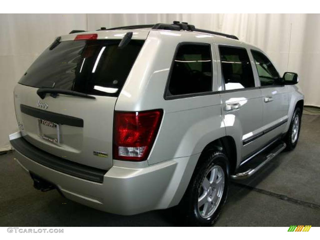 2008 Grand Cherokee Laredo 4x4 - Bright Silver Metallic / Dark Slate Gray/Light Graystone photo #3