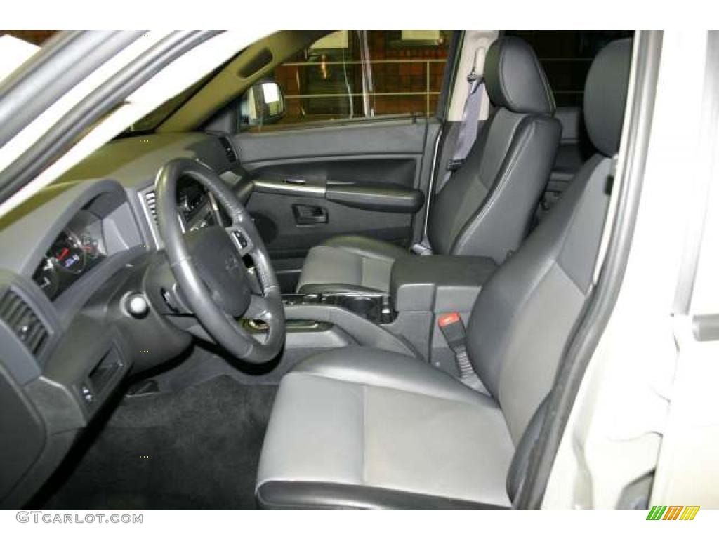 2008 Grand Cherokee Laredo 4x4 - Bright Silver Metallic / Dark Slate Gray/Light Graystone photo #4