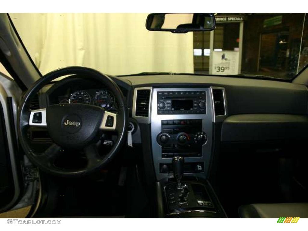 2008 Grand Cherokee Laredo 4x4 - Bright Silver Metallic / Dark Slate Gray/Light Graystone photo #6
