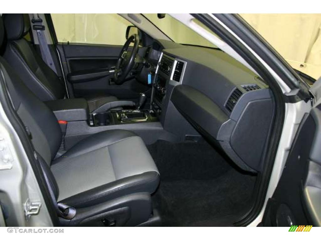 2008 Grand Cherokee Laredo 4x4 - Bright Silver Metallic / Dark Slate Gray/Light Graystone photo #16