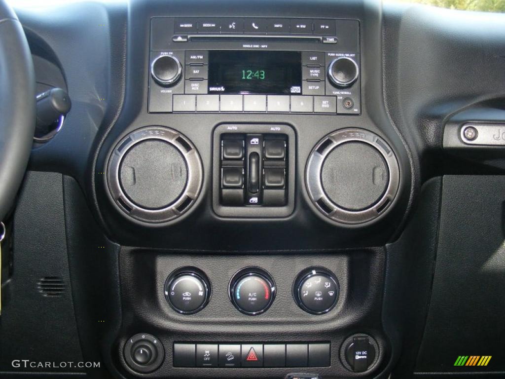 2011 Wrangler Sport S 4x4 - Bright Silver Metallic / Black photo #15