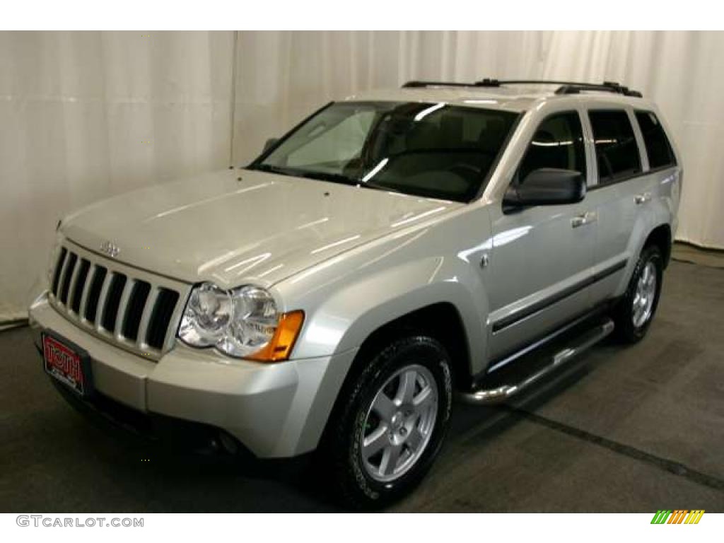 2008 Grand Cherokee Laredo 4x4 - Bright Silver Metallic / Dark Slate Gray/Light Graystone photo #23