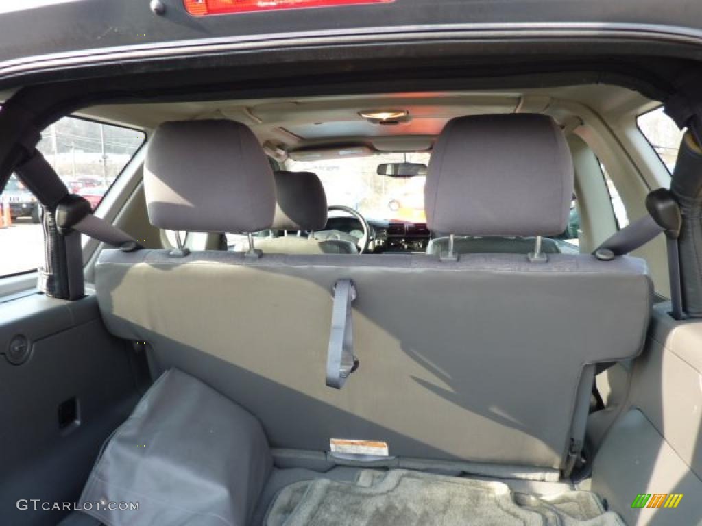 2001 Isuzu Rodeo Sport S 4WD Trunk Photos
