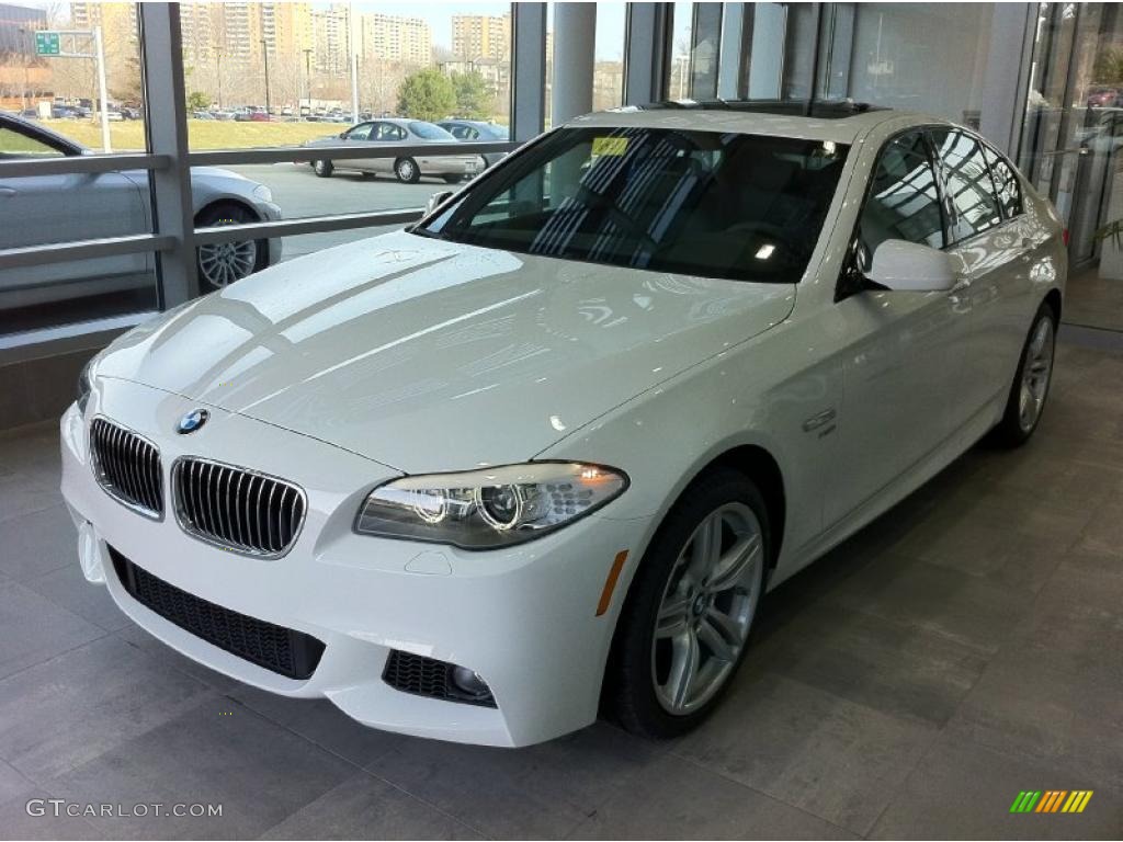 2011 5 Series 535i xDrive Sedan - Alpine White / Black photo #1