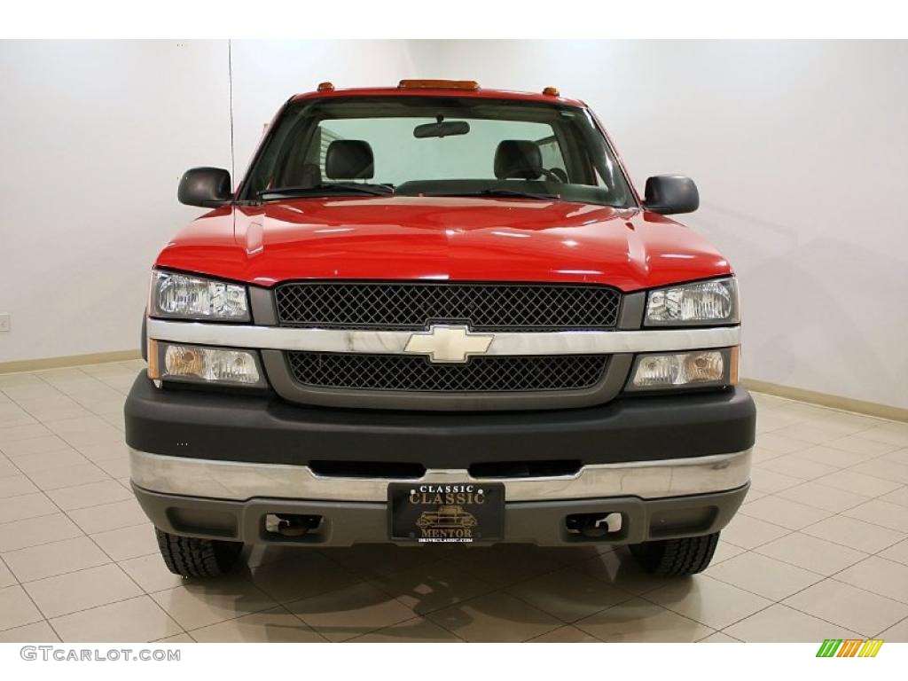 2004 Silverado 2500HD LS Regular Cab 4x4 - Victory Red / Dark Charcoal photo #2
