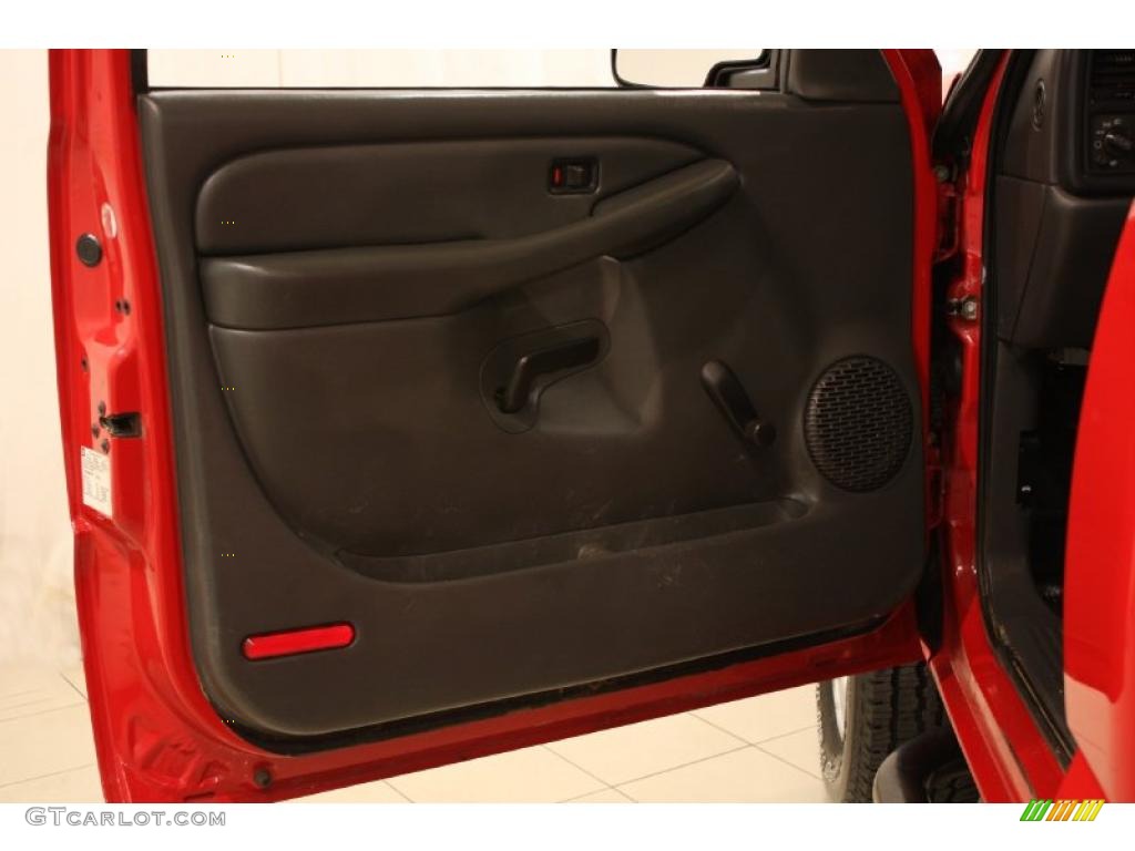 2004 Silverado 2500HD LS Regular Cab 4x4 - Victory Red / Dark Charcoal photo #8