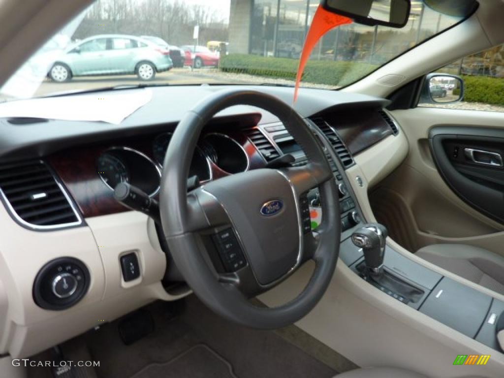Light Stone Interior 2010 Ford Taurus SEL AWD Photo #46931381