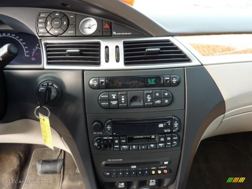 2005 Chrysler Pacifica Limited AWD Controls Photo #46933064