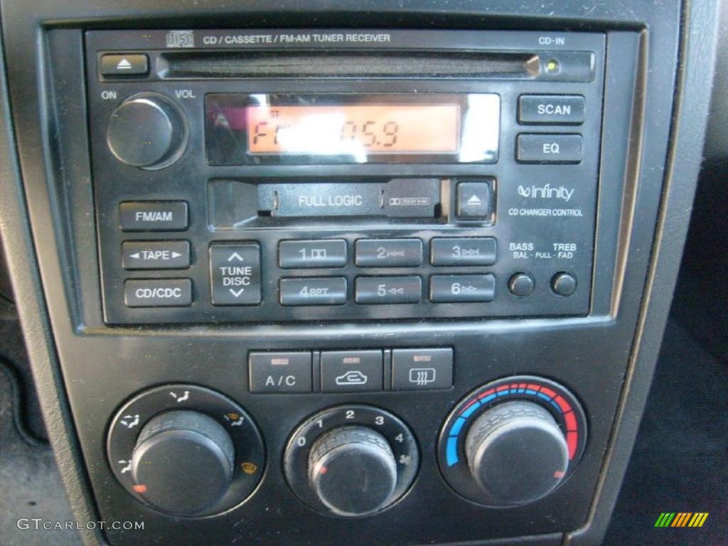 2003 Hyundai Tiburon GT V6 Controls Photo #46934699