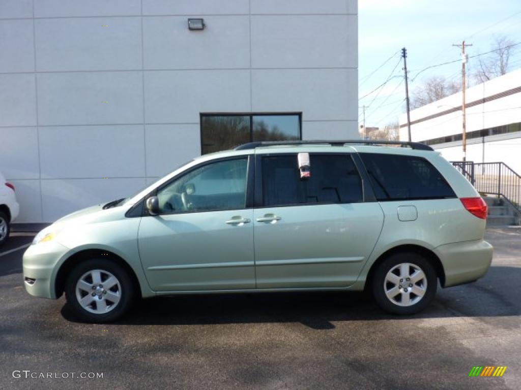 2006 Sienna LE - Silver Pine Mica / Taupe photo #1