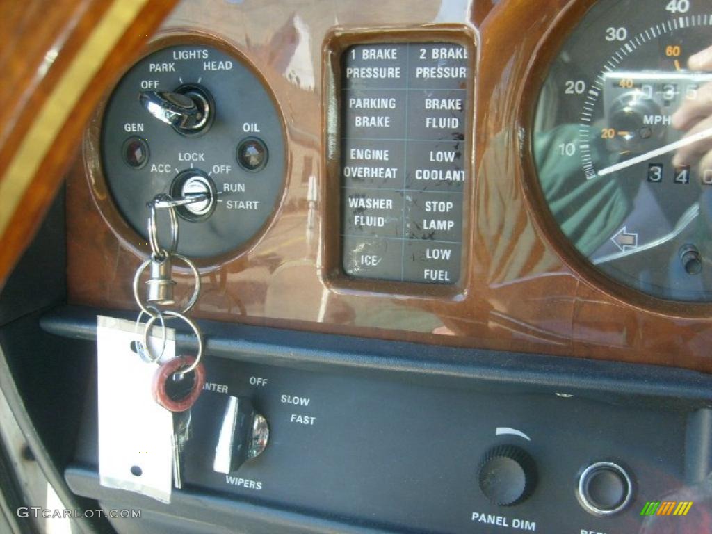 1980 Rolls-Royce Silver Shadow II Controls Photo #46934867