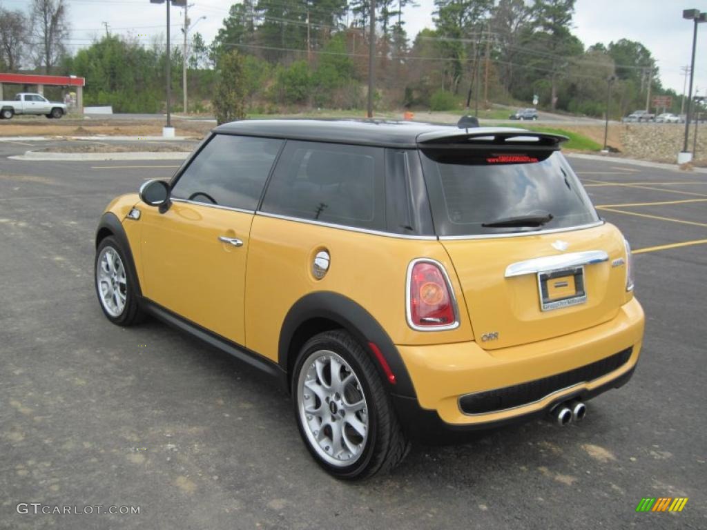 Mellow Yellow 2007 Mini Cooper S Hardtop Exterior Photo #46935356