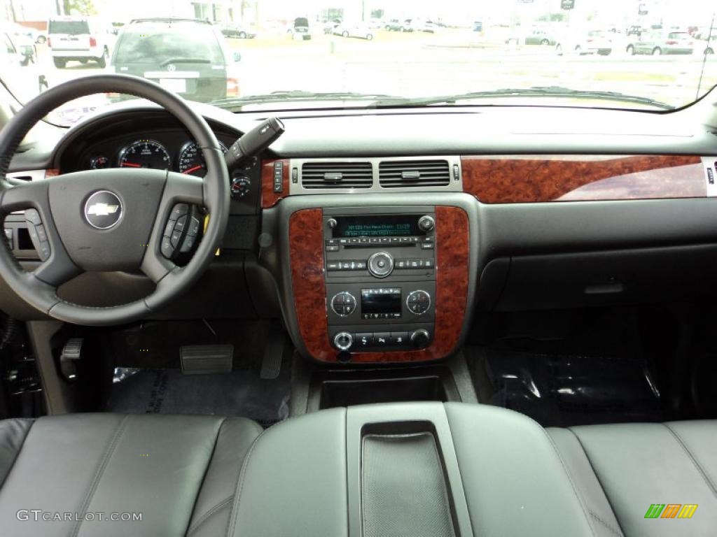 2010 Chevrolet Avalanche LT Ebony Dashboard Photo #46935951