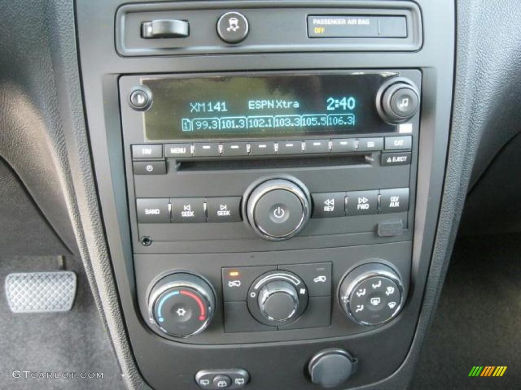2011 Chevrolet HHR LT Controls Photo #46937556