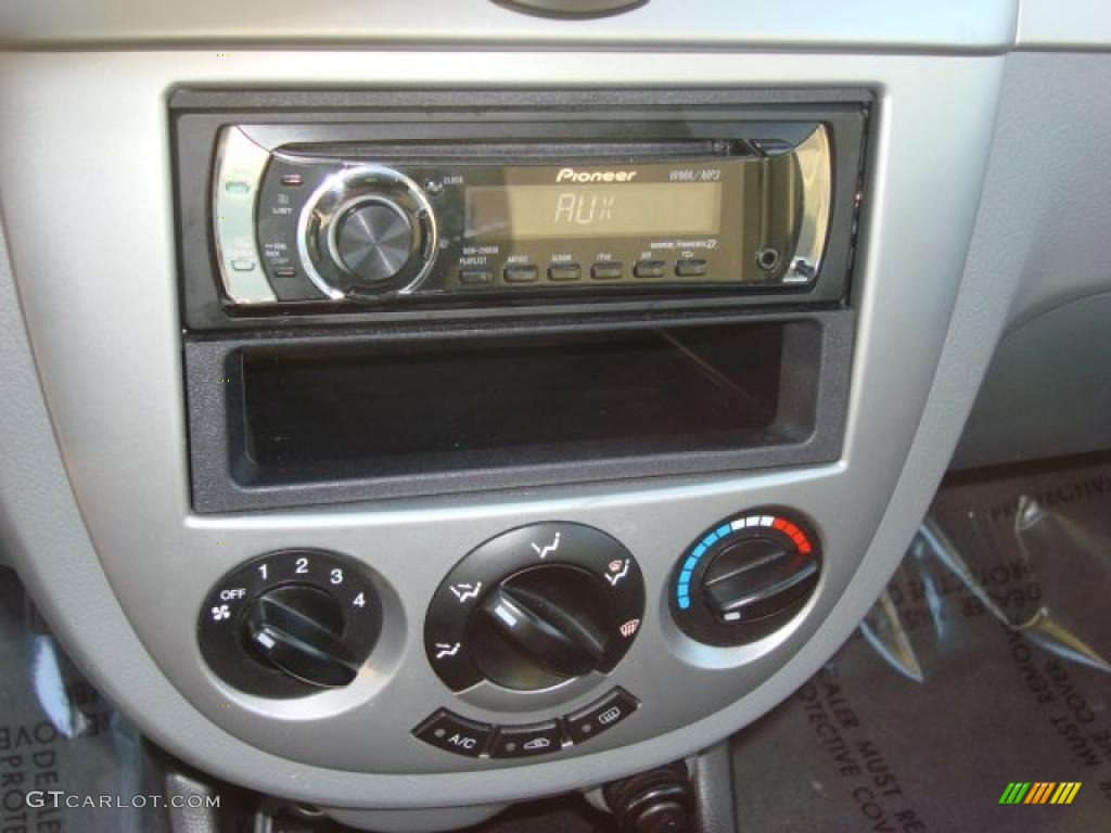 2006 Reno  - Absolute White / Gray photo #15