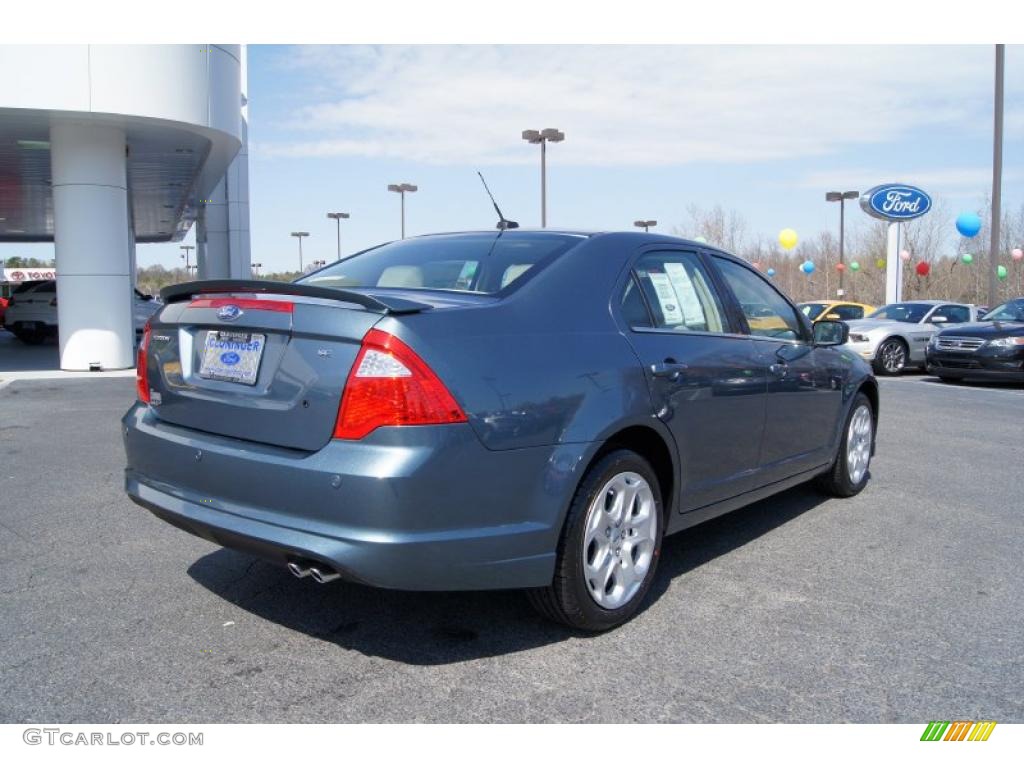 2011 Fusion SE - Steel Blue Metallic / Camel photo #3