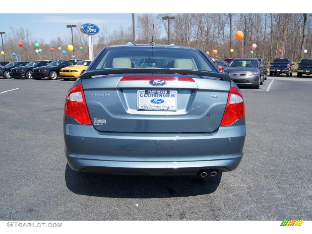 2011 Fusion SE - Steel Blue Metallic / Camel photo #4