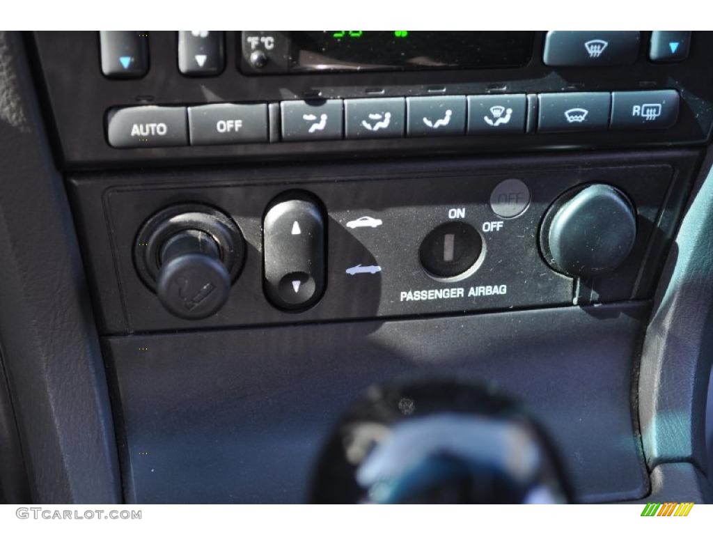 2002 Ford Thunderbird Premium Roadster Controls Photo #46943043