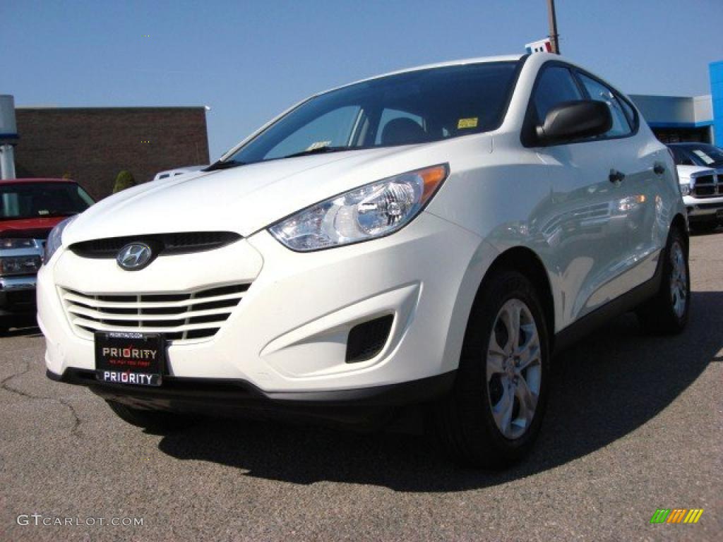 Cotton White Hyundai Tucson