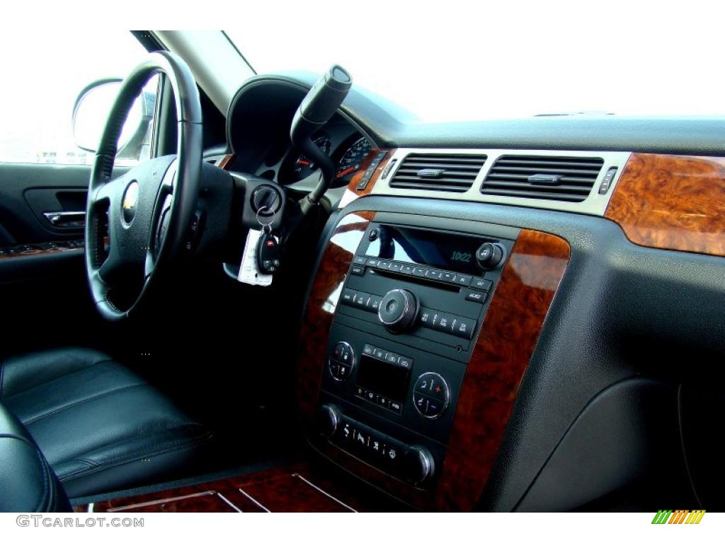 2008 Chevrolet Avalanche LTZ 4x4 Controls Photo #46945614
