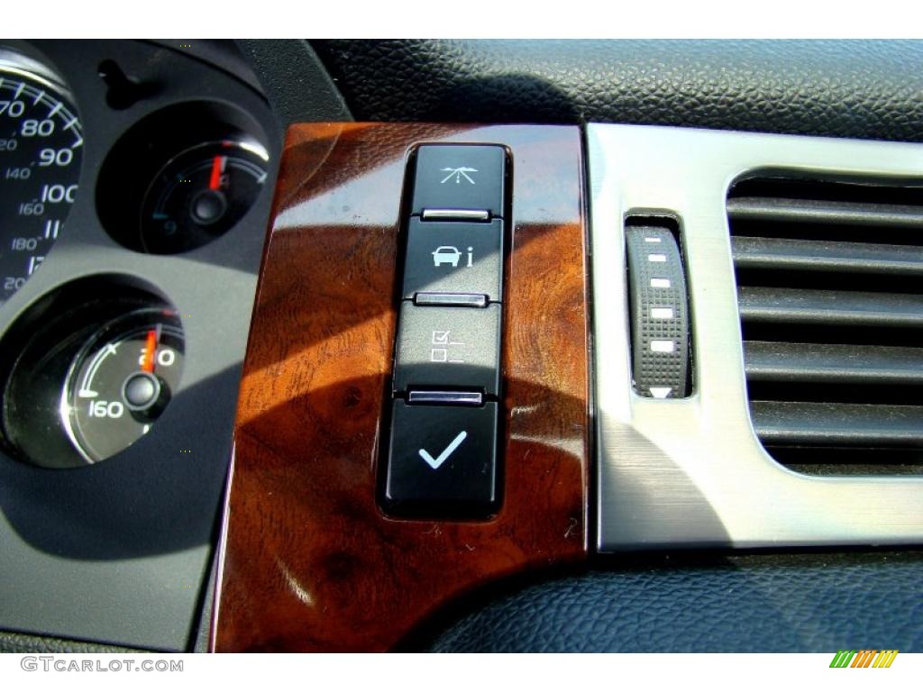2008 Chevrolet Avalanche LTZ 4x4 Controls Photo #46946220