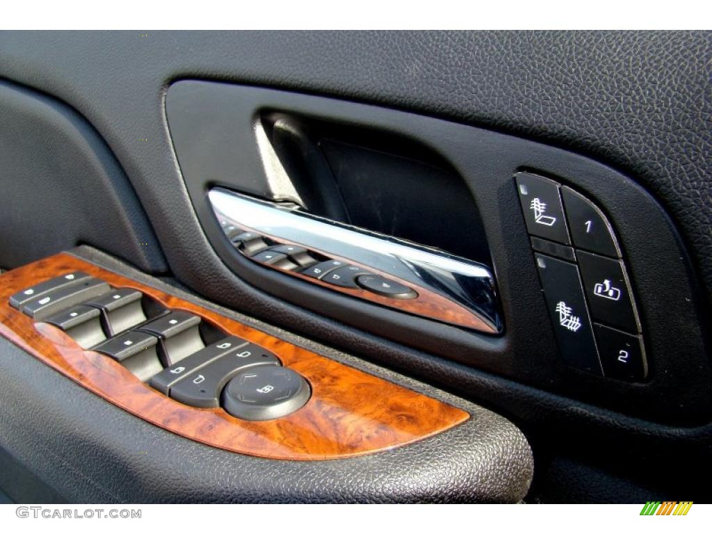 2008 Chevrolet Avalanche LTZ 4x4 Controls Photo #46946247