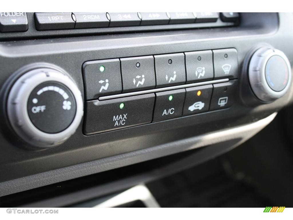 2006 Honda Civic EX Sedan Controls Photo #46947534