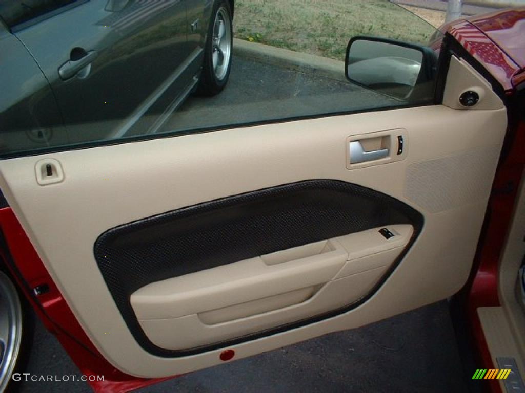 2006 Ford Mustang V6 Deluxe Coupe Light Parchment Door Panel Photo #46949454