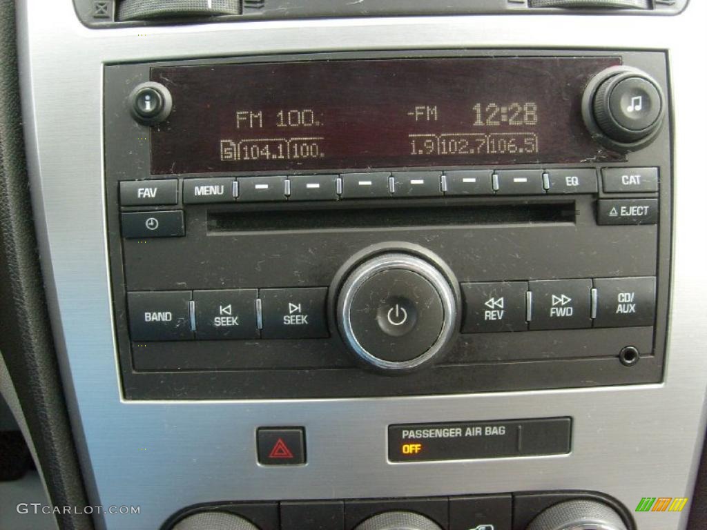2008 GMC Acadia SLE AWD Controls Photo #46949766