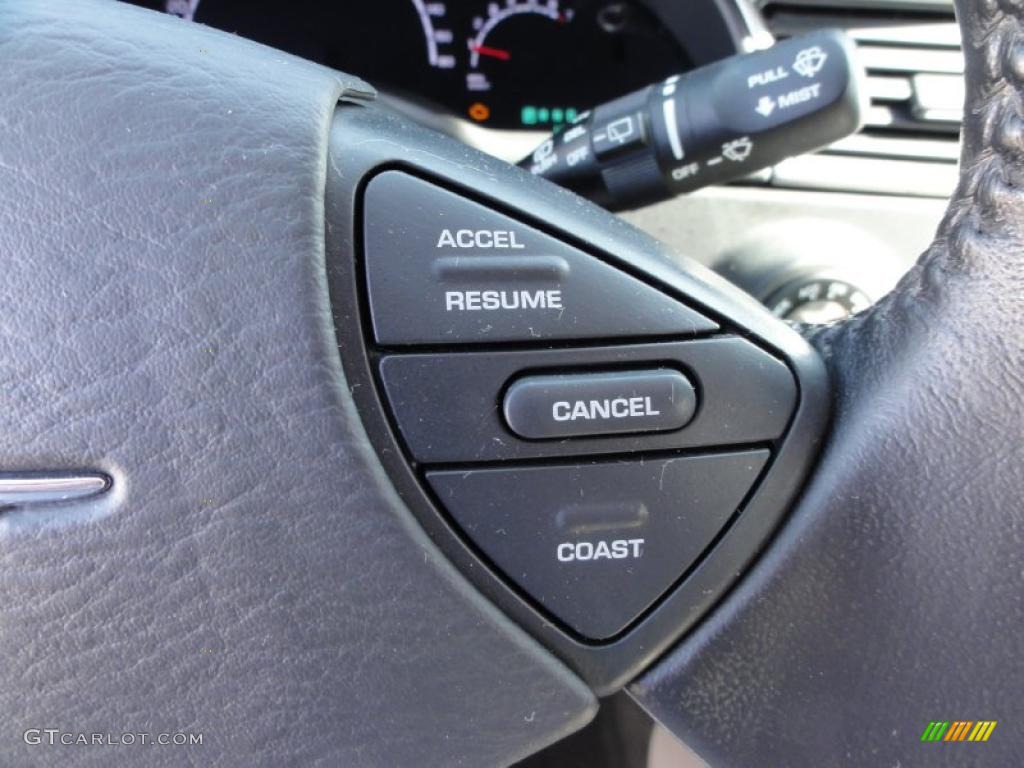 2005 Chrysler Pacifica Standard Pacifica Model Controls Photo #46950666