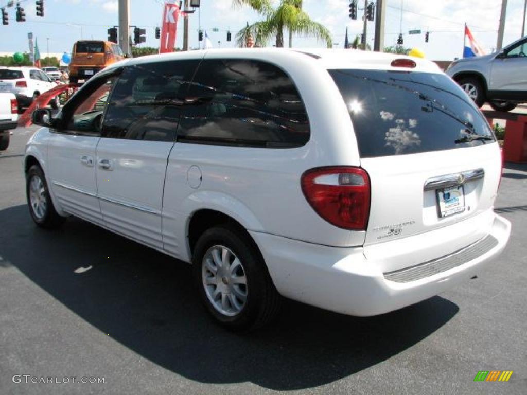 Stone White Clearcoat 2002 Chrysler Town & Country LXi Exterior Photo #46951527