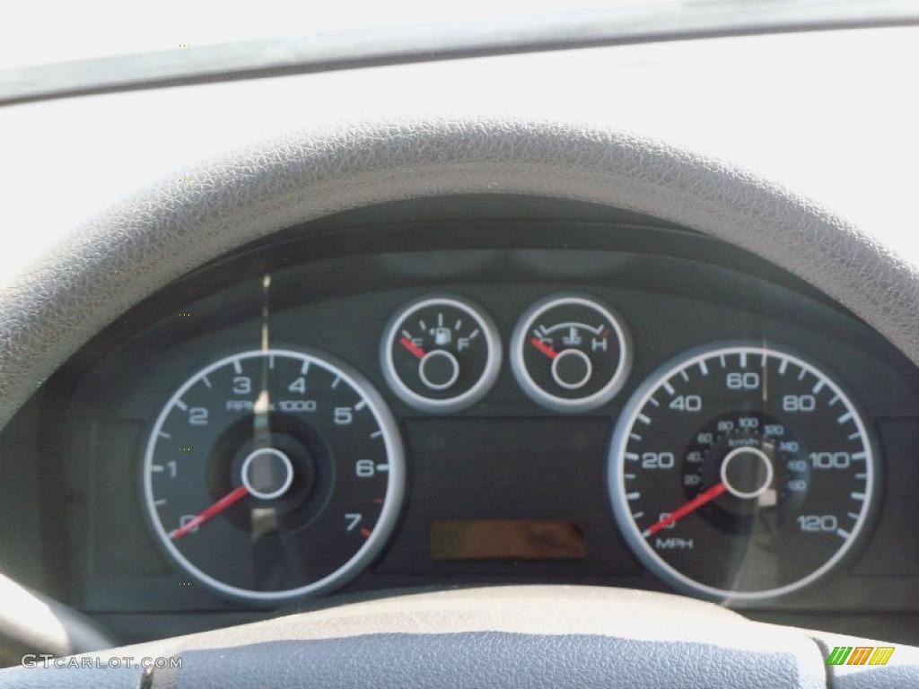 2007 Ford Fusion SE Gauges Photo #46951698