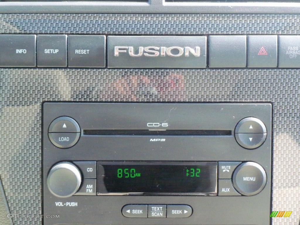 2007 Ford Fusion SE Controls Photo #46951743