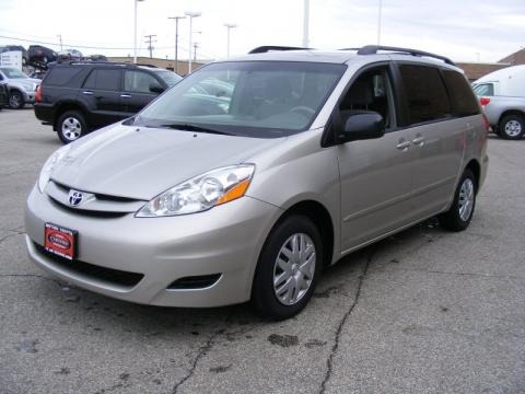 2007 Toyota Sienna LE Data, Info and Specs