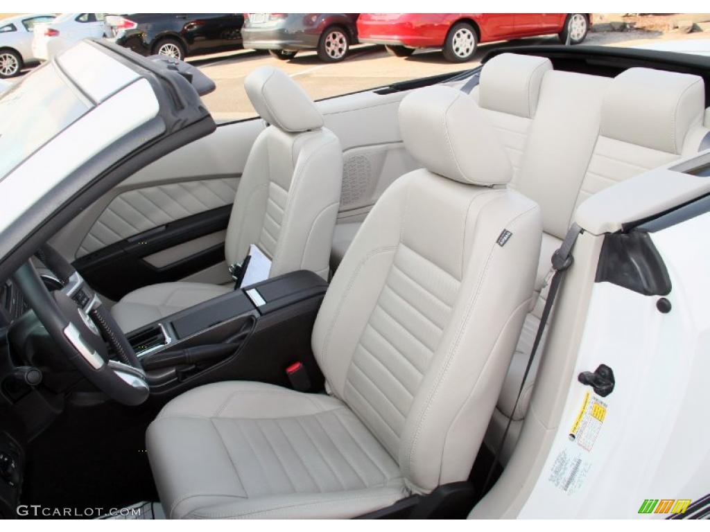 Stone Interior 2010 Ford Mustang GT Premium Convertible Photo #46952514