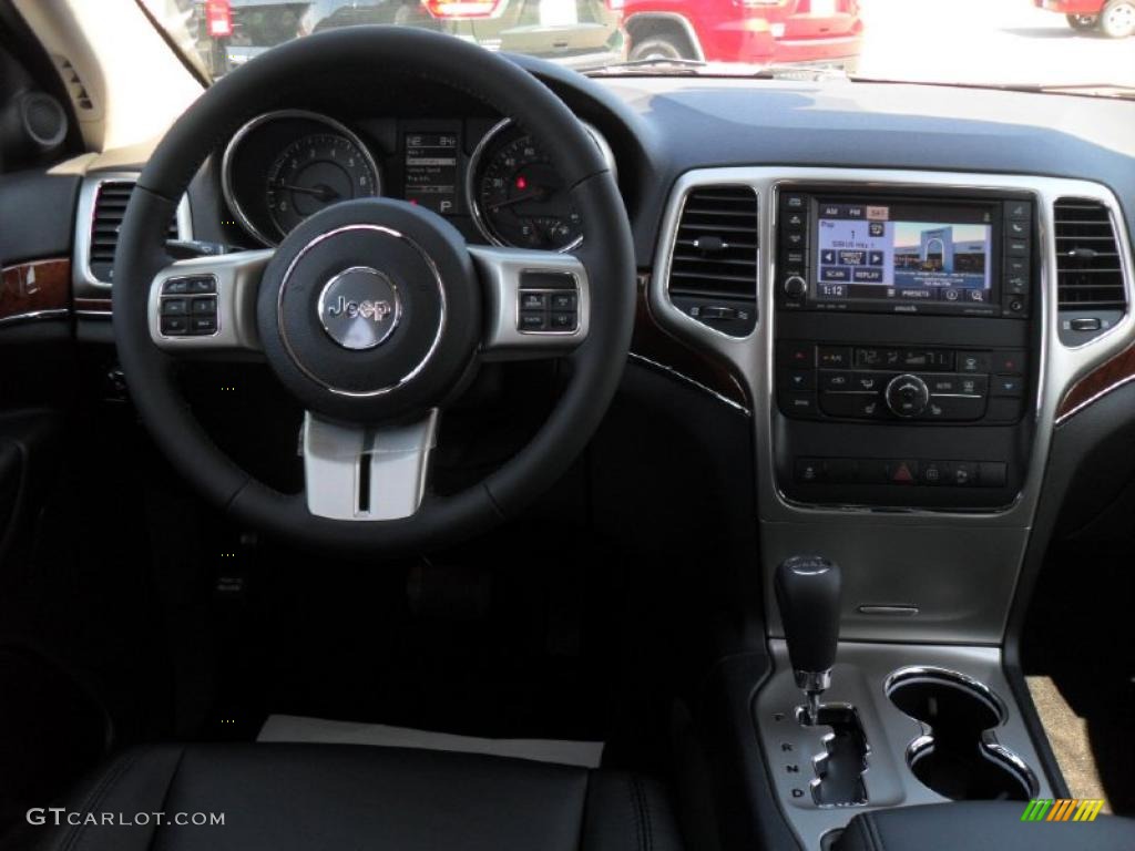 2011 Grand Cherokee Limited - Brilliant Black Crystal Pearl / Black photo #17