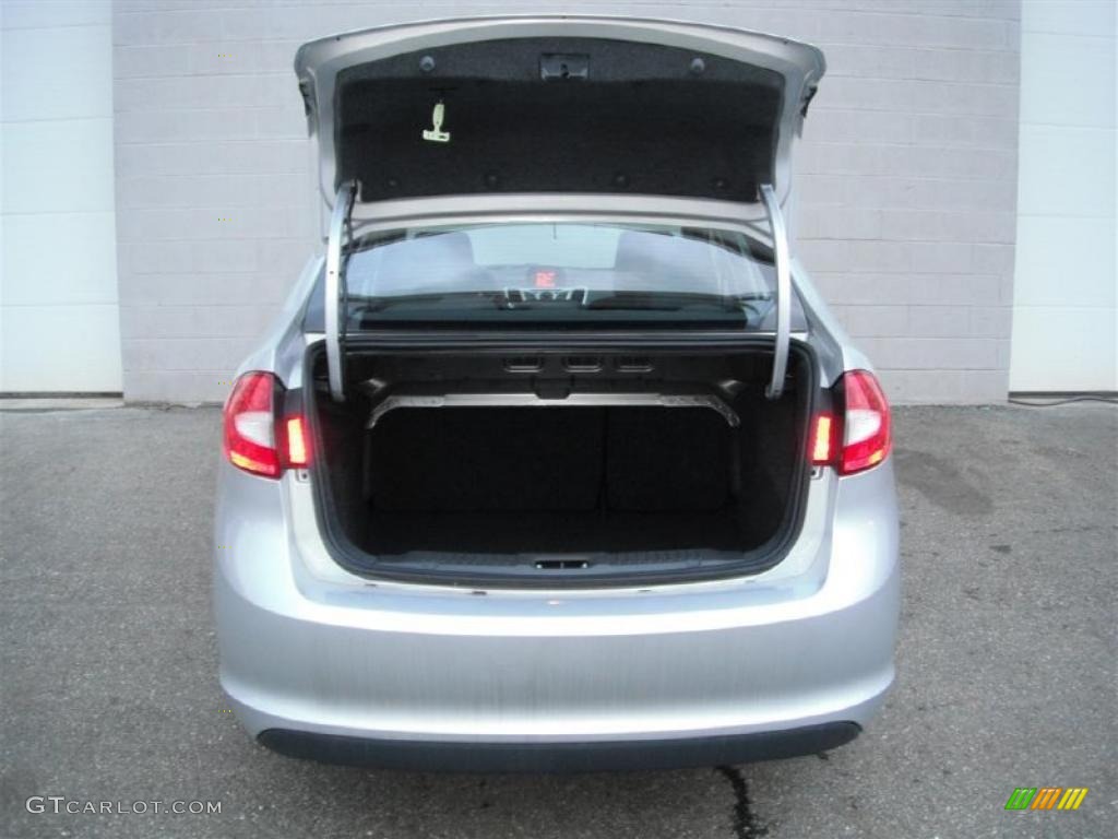 2011 Ford Fiesta SEL Sedan Trunk Photo #46953333